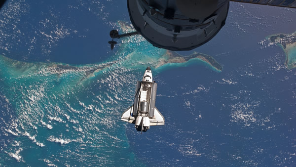 Atlantis Approach to Space station